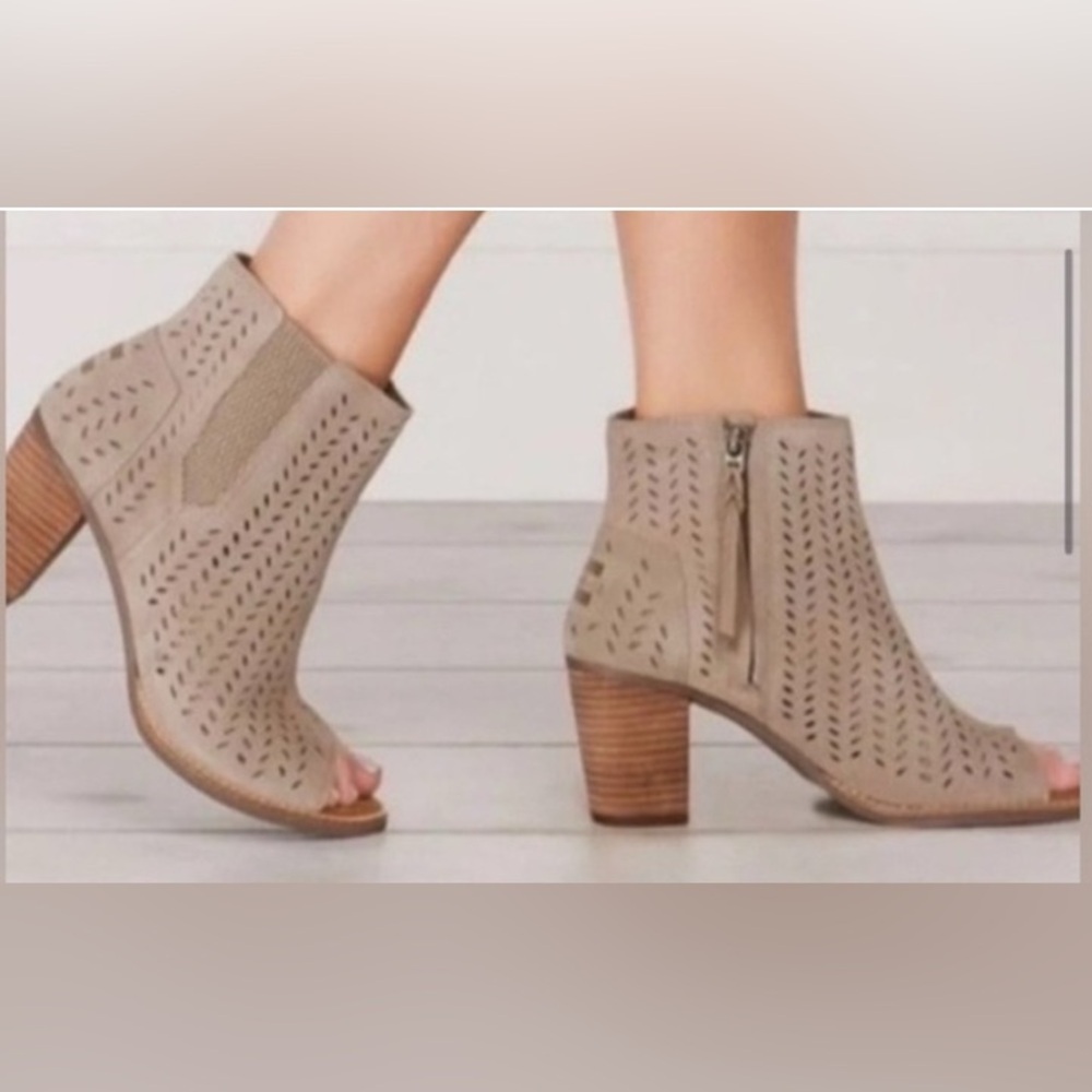 Toms Desert Taupe Suede Majorca Heeled Peep toe ankle Boot Women's size 9